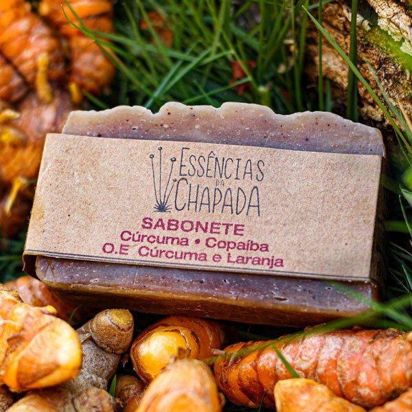 Sabonete Artesanal de Cúrcuma e O.E. de laranja da terra de Essências da Chapada